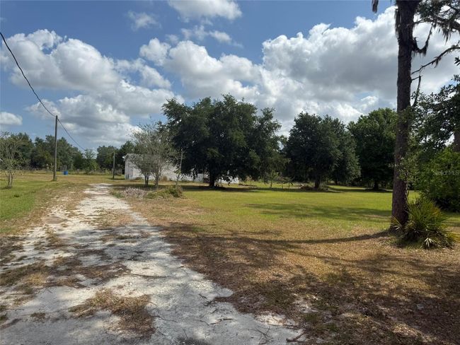 Outbuilding should be removed but has water and electricity in that area. | Image 4