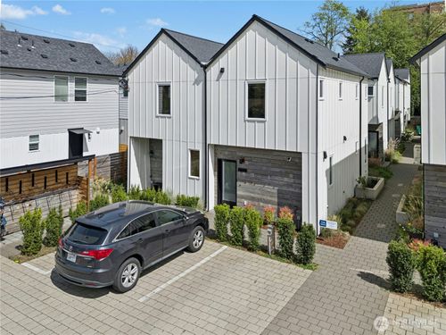 b-10354 Wallingford Ave N, Seattle, WA, 98133-9440 | Card Image