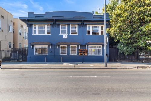 430 E Oak St, Stockton, CA, 95202-2355 | Card Image