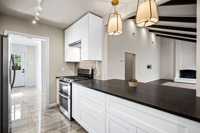 10654 Sandpiper Ln, House other with 3 bedrooms, 3 bathrooms and null parking in Dallas TX | Image 6