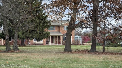 1901 Brandy Ln, Brighton, MI, 48114-8945 | Card Image