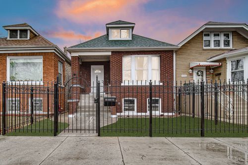 2053 N Laporte Ave, Chicago, IL, 60639-3220 | Card Image