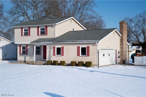 8280 Bendemeer Dr, Poland, OH, 44514-2738 | Card Image