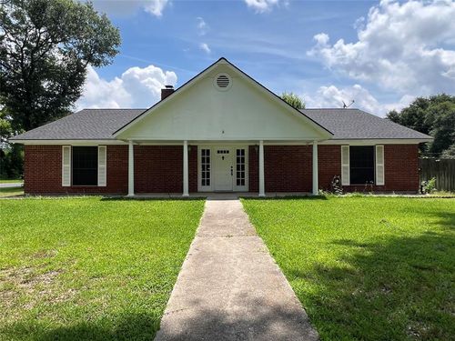 101 Willowbend St, Huntsville, TX, 77320-3009 | Card Image