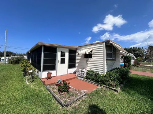 8379 Se Eagle Avenue, Hobe Sound, FL, 33455 | Card Image