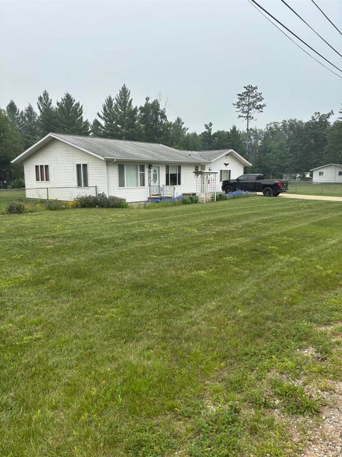 5377 Wildwood Dr, Prescott, MI, 48756-9551 | Card Image