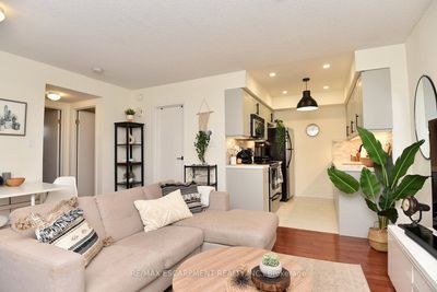 341 - 30 Western Battery Rd, Condo with 2 bedrooms, 1 bathrooms and 1 parking in Toronto ON | Image 3