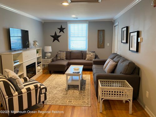 weekly-45 A Mount St, Bay Head, NJ, 08742 | Card Image