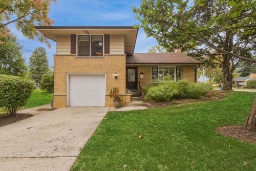 465 E Hillside Rd, Naperville, IL, 60540-6609 | Card Image