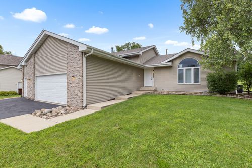 3838 Golden Prairie Ave, Rockford, IL, 61109-6601 | Card Image