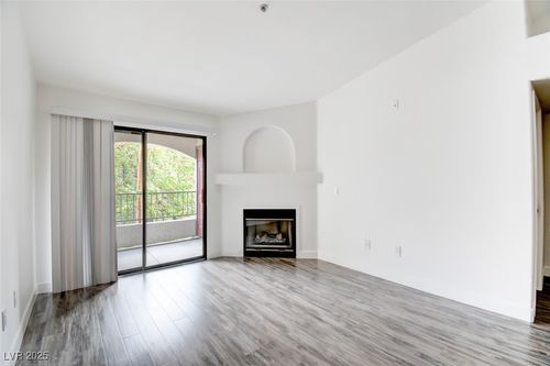 unit-222-950 Seven Hills Dr, Henderson, NV, 89052-4306 | Card Image