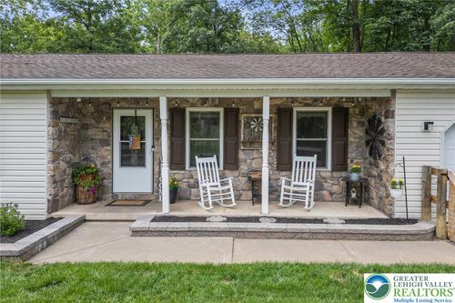 2954 Avery Rd, Slatington, PA, 18080-3339 | Card Image