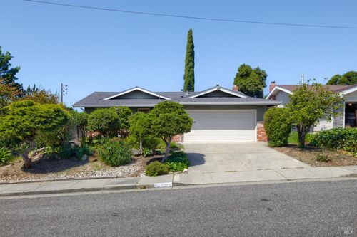 2275 Cambridge Dr, Fairfield, CA, 94533-2015 | Card Image