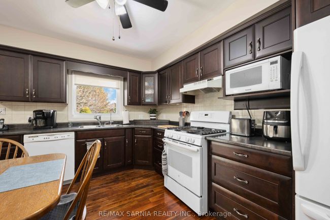 15 Eureka St, House other with 3 bedrooms, 2 bathrooms and 3 parking in Forest ON | Image 13