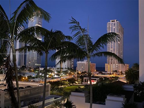 4-703-300 Sunny Isles Blvd, Sunny Isles Beach, FL, 33160-5636 | Card Image