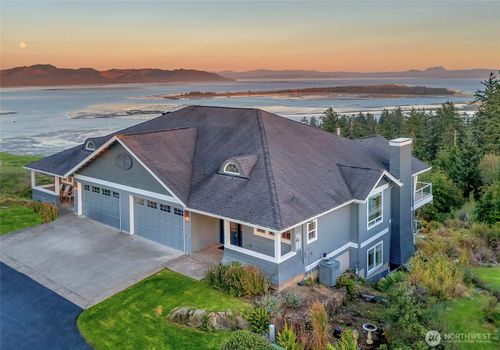 3224 Overlook Loop, Ilwaco, WA, 98624-9153 | Card Image