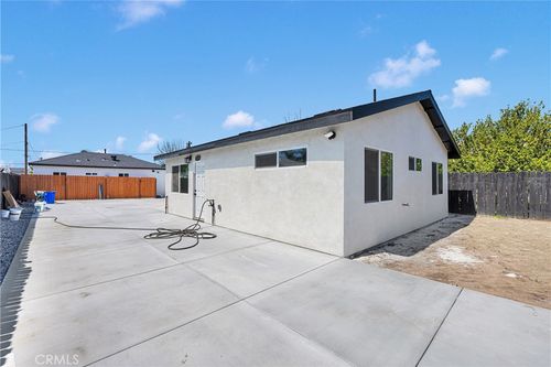 7357 Lynwood Way, Highland, CA, 92346-3435 | Card Image
