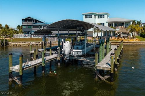 3807 San Carlos Dr, ST. JAMES CITY, FL, 33956-2202 | Card Image