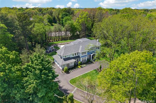 3 Woodhollow Ln, Glen Head, NY, 11545-2522 | Card Image