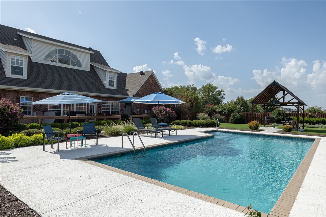 Residential in Elm Springs 5
