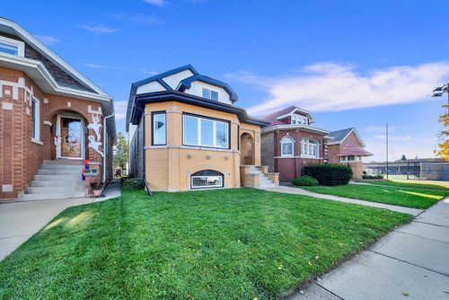 1531 Wenonah Ave, Berwyn, IL, 60402-1353 | Card Image
