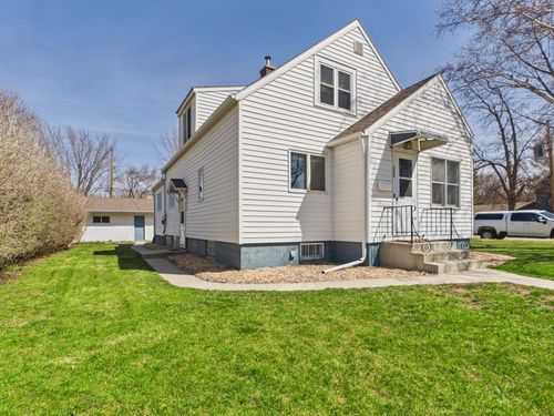 329 1st Ave Ne, Glenwood, MN, 56334-1302 | Card Image