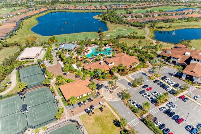 5016 Savona Run, House other with 2 bedrooms, 2 bathrooms and null parking in BRADENTON FL | Image 44