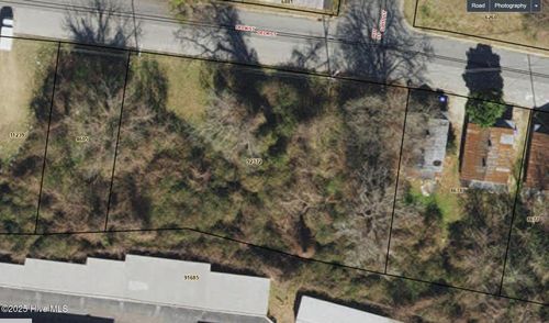303 Deck St, Greenville, NC, 27834-5711 | Card Image