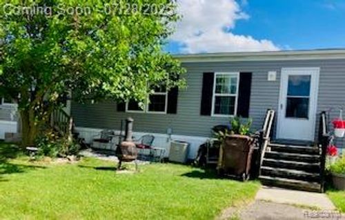 29977 Applewood, Flat Rock, MI, 48134-9662 | Card Image
