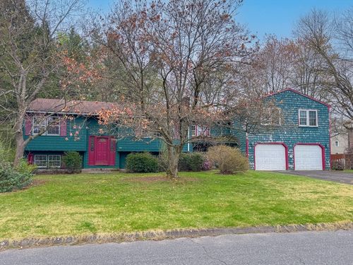 60 White Fox Rd, Feeding Hills, MA, 01030-2615 | Card Image