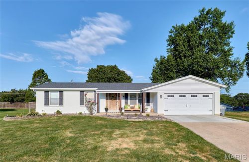 415 Westridge Dr, O Fallon, MO, 63366-2435 | Card Image