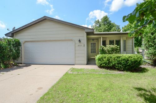 8025 Fairfield Rd N, Brooklyn Park, MN, 55444 | Card Image