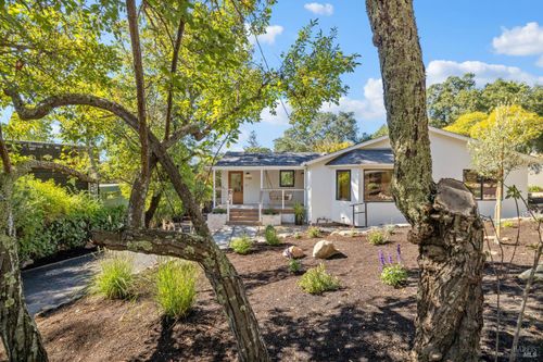 17285 Hillcrest Ave, Sonoma, CA, 95476-3421 | Card Image