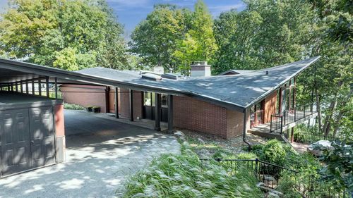 39 Fox Point Drive, LITTLE CHUTE, WI, 54911 | Card Image
