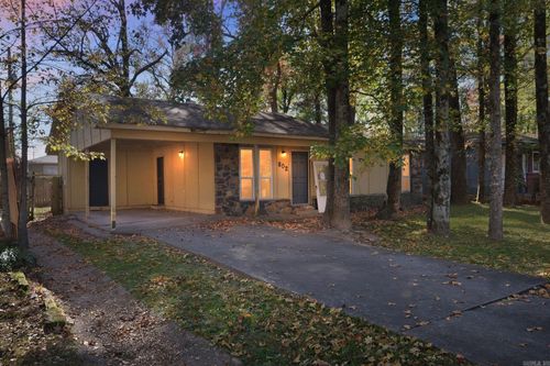 802 Towering Oaks Dr, Jacksonville, AR, 72076-4852 | Card Image