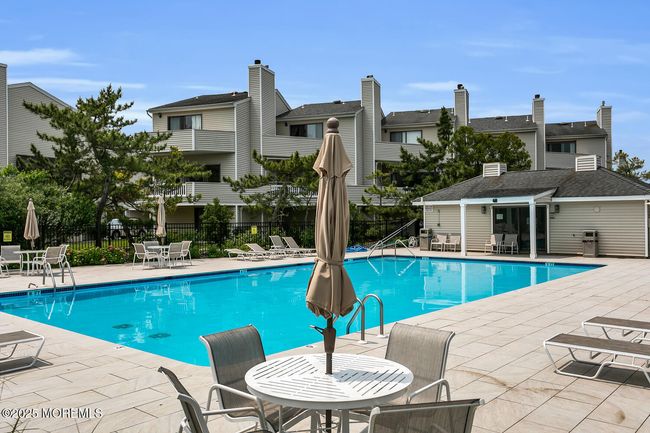 7 Navesink Ct, Condo with 3 bedrooms, 4 bathrooms and 2 parking in Long Branch NJ | Image 7