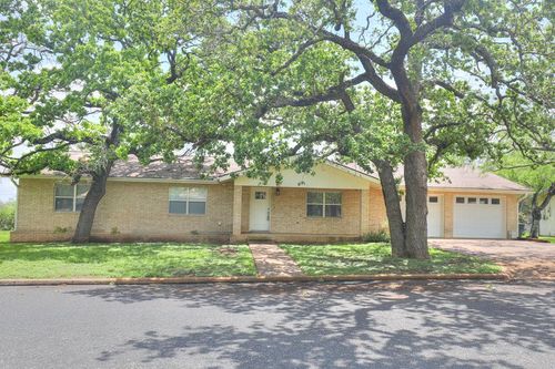 211 Forest Trail Dr, Fredericksburg, TX, 78624-4812 | Card Image