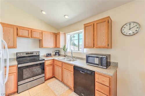203-5330 Portavilla Ct, Las Vegas, NV, 89122-0259 | Card Image