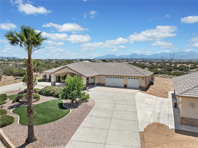 8650 Verbena Rd, House other with 4 bedrooms, 4 bathrooms and 7 parking in Oak Hills CA | Image 10