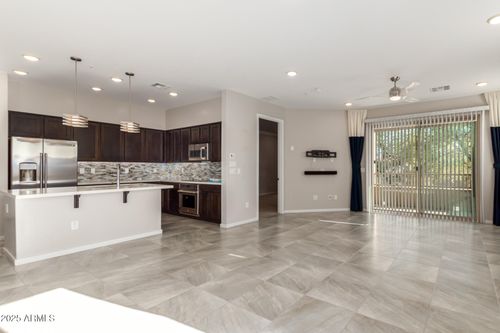 243-250 W Queen Creek Rd, Chandler, AZ, 85248-3432 | Card Image