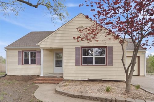 307 E Orchard St, Odessa, MO, 64076-1540 | Card Image