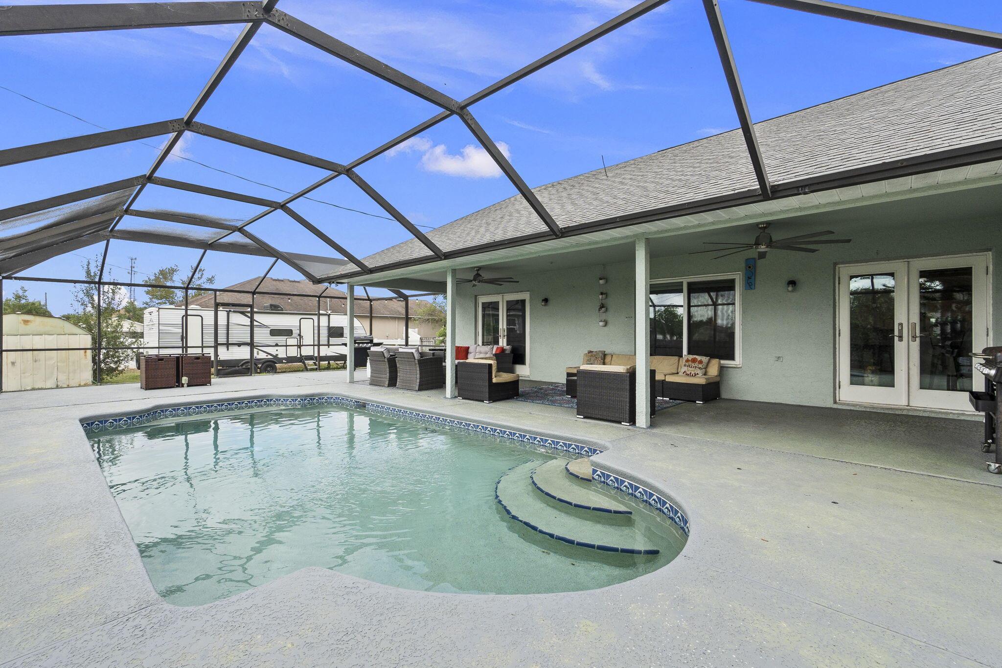 Chandler Ter, Port Saint Lucie, FL 34984