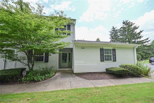 17672 Eastbrook Trl, Chagrin Falls, OH, 44023-5660 | Card Image