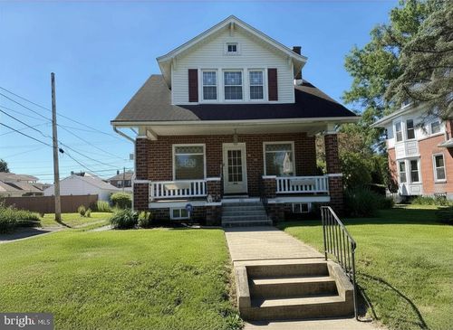 238 E Walnut St, READING, PA, 19607-2624 | Card Image