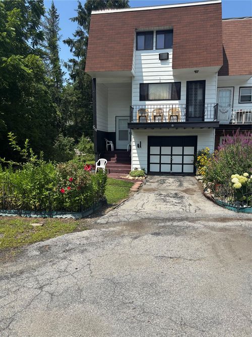 59 Windmill Rd, Poughkeepsie, NY, 12601-6268 | Card Image