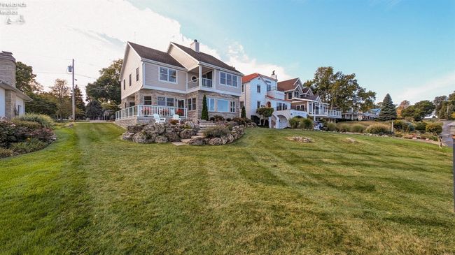 4376 E Cliff Rd, House other with 3 bedrooms, 3 bathrooms and 3 parking in Port Clinton OH | Image 9