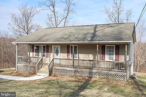 40 Lookout Point Way, LINDEN, VA, 22642-7200 | Card Image