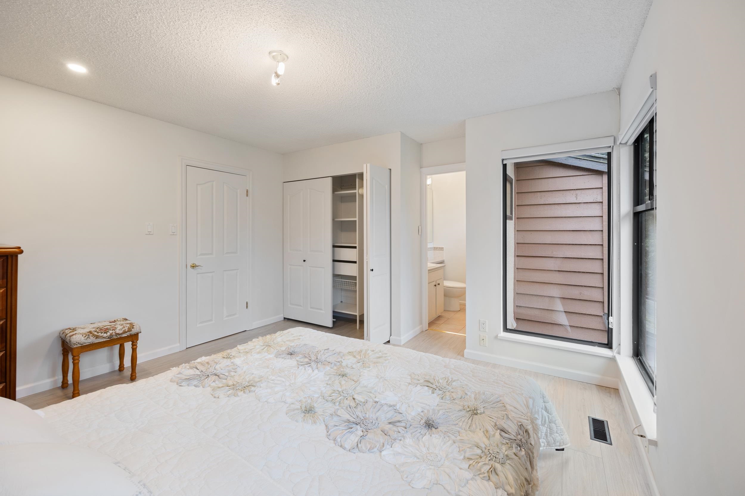 4681 Fernglen Place, Townhouse with 4 bedrooms, 1 bathrooms and null parking in Burnaby BC | Image 18