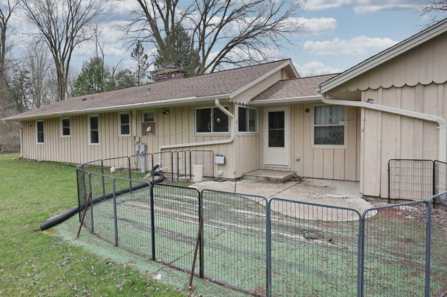 Here's a view of the houses back yard. | Image 29