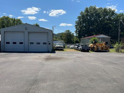 343 Foundry St, New Martinsville, WV, 26155-1142 | Card Image